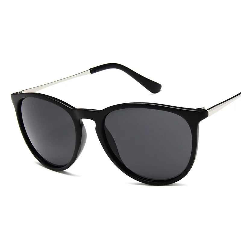 Plaid Classic Sunglasses - Stylish Retro Frame for Chic Summer Looks-2