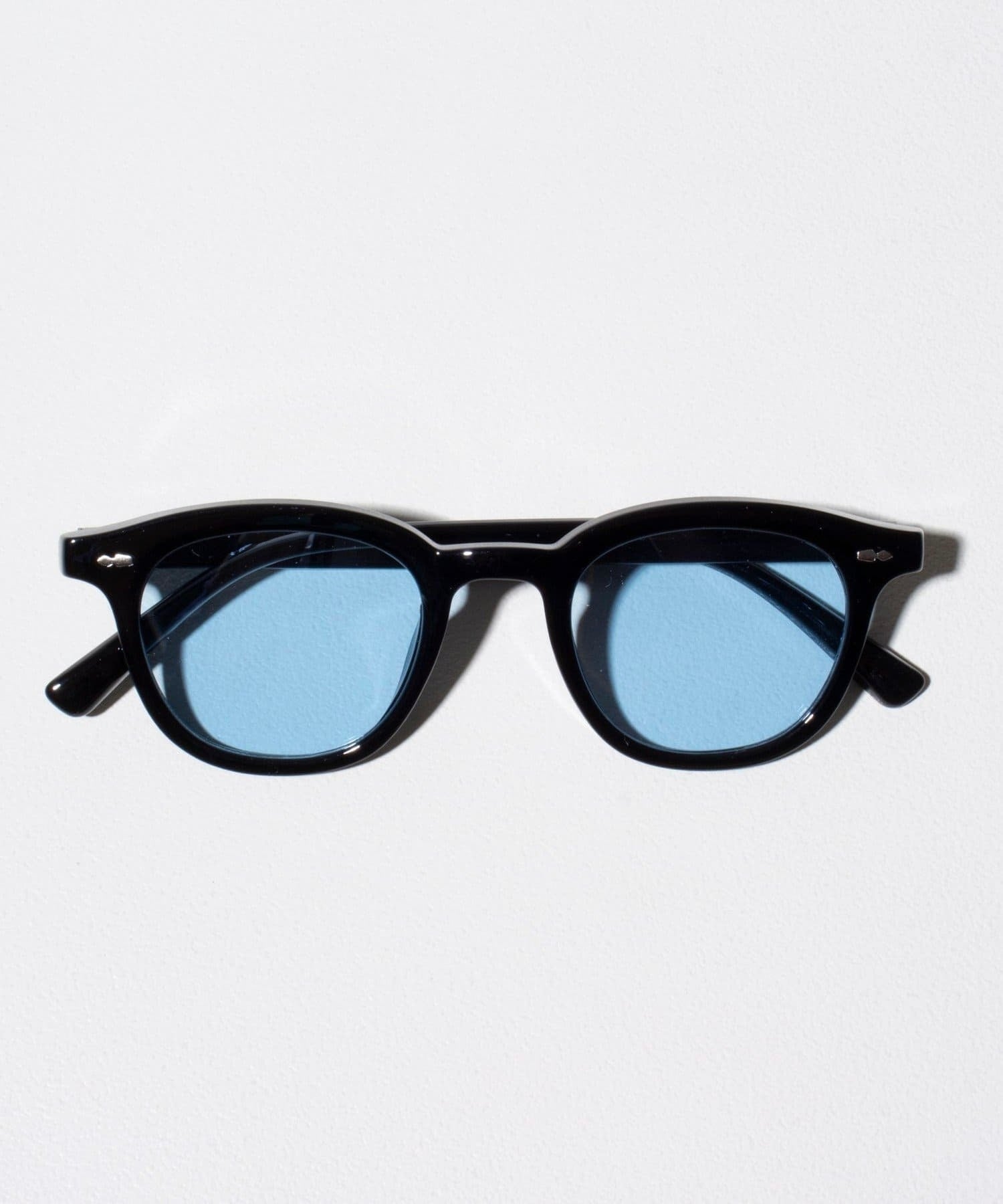 women fashion sunglasses with rounded square tortoise frame
