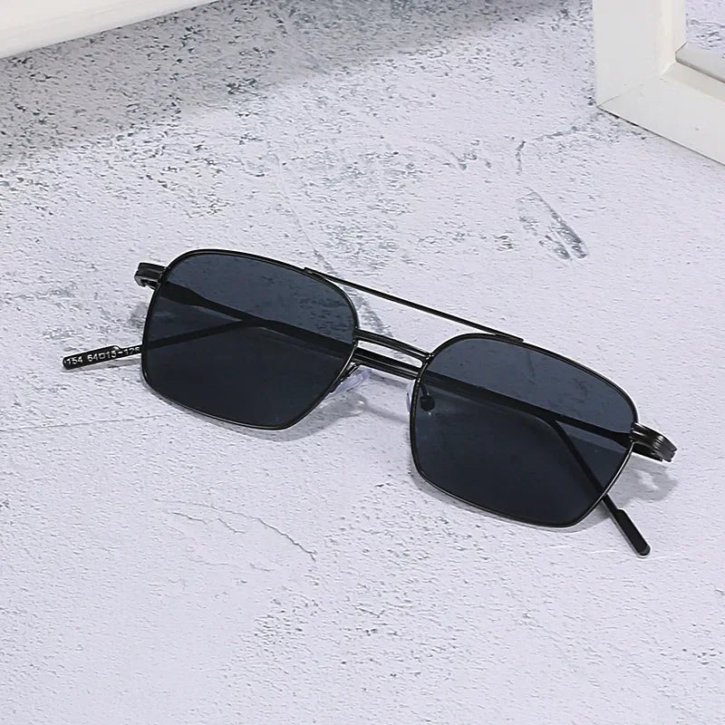 Stylish Munich Sunglasses for Ultimate UV Protection-9