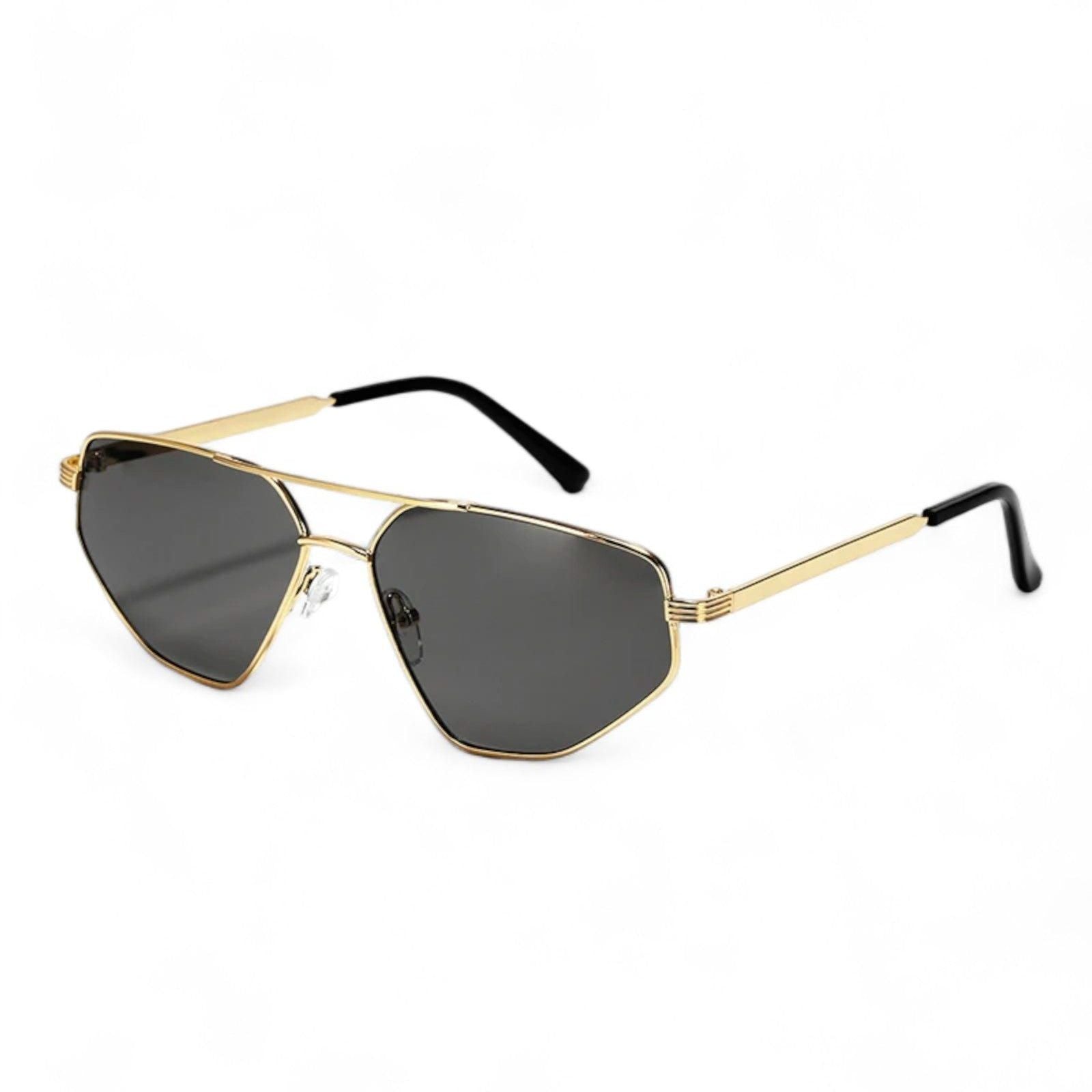 Transparent Frame Sunglasses for a Stylish Summer Look-1