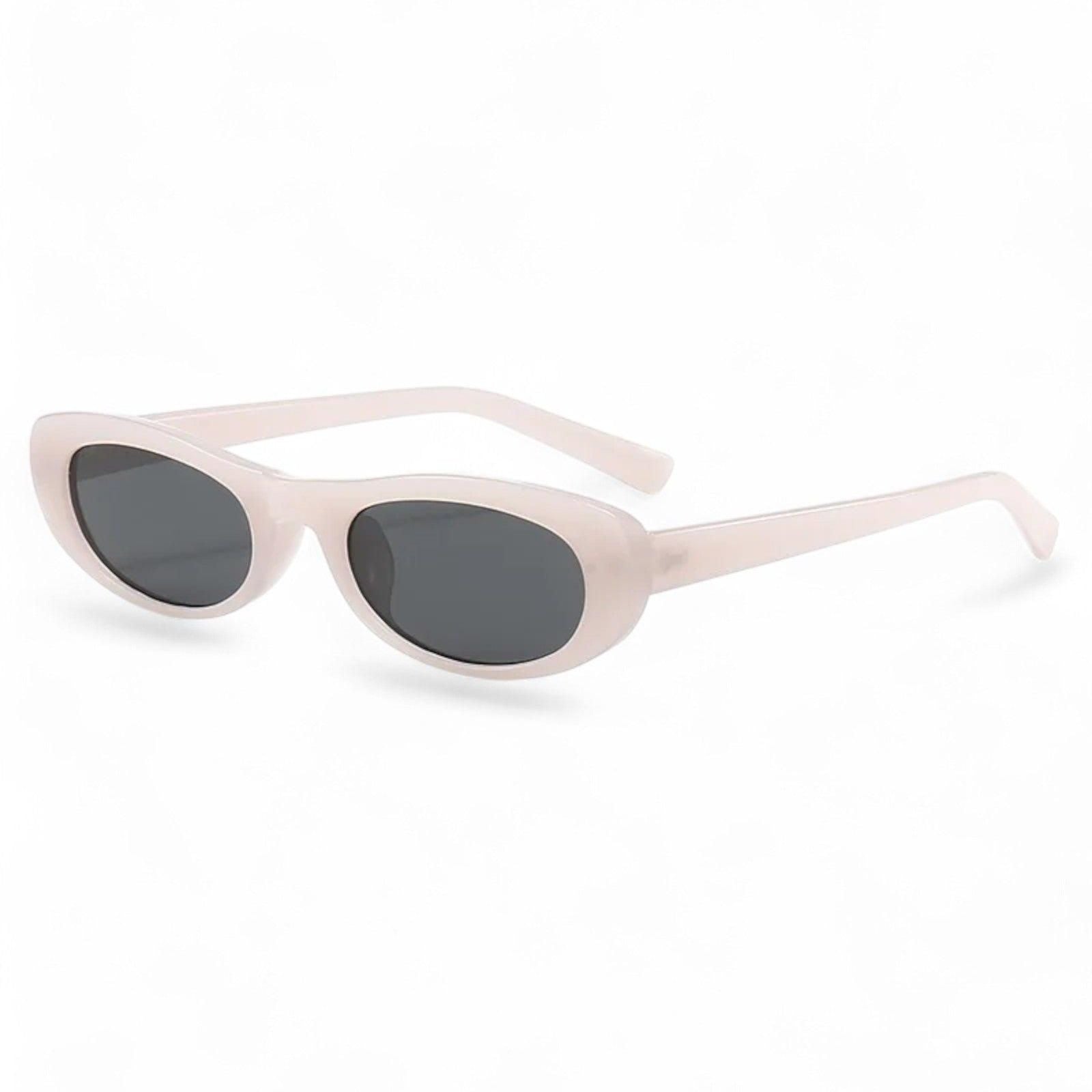 Women's retro oversized round sunglasses, temple detail