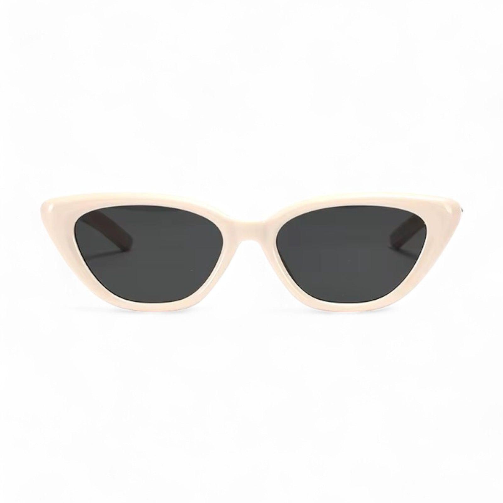 Bold Modern Eyeglasses with Stylish Accents for Trendsetters-10