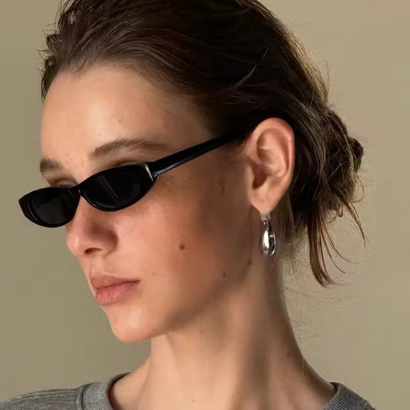 Fashionable narrow rectangle sunglasses with lightweight polycarbonate frames