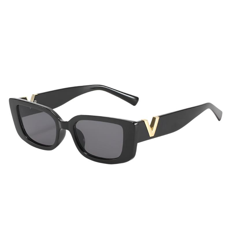 Stylish UV Protection Sunglasses with Scratch-Resistant Lenses-1